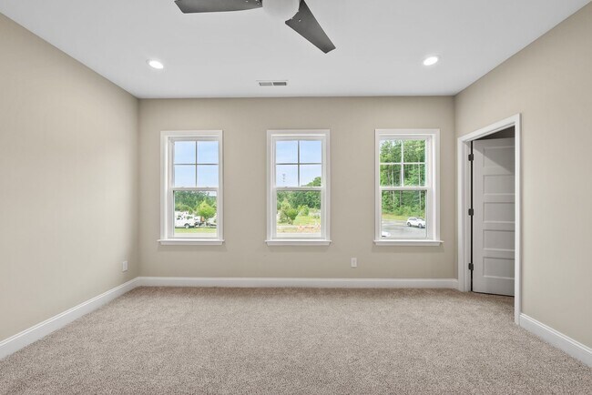 Building Photo - 7994 Humie Olive Rd