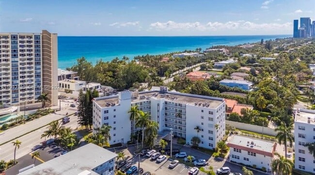 Building Photo - 3181 S Ocean Dr