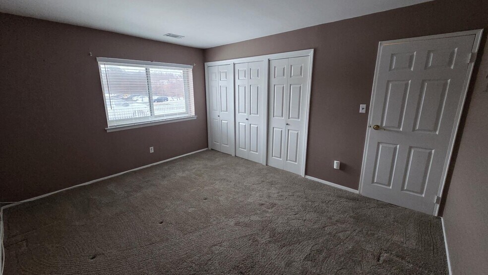 Building Photo - 283 Storm Dr