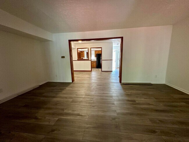 Building Photo - 6086 Hoover Dr