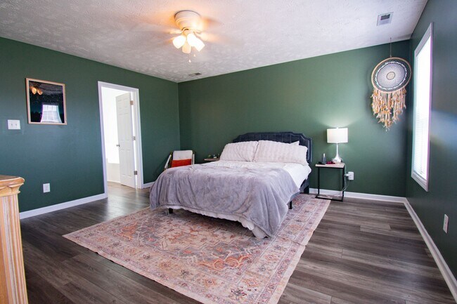 Building Photo - Coming Soon! 3 Bedroom 2.5 Bathroom with Large Fence Yard