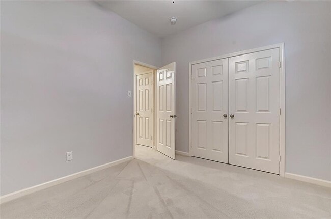 Building Photo - 7039 Clustering Oak Ct