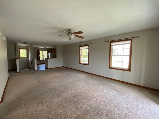 Building Photo - 146 Tulip Blvd