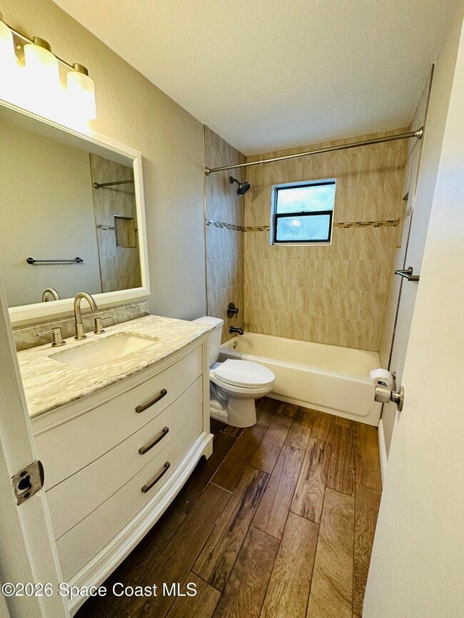 Building Photo - 625 Verbenia Dr