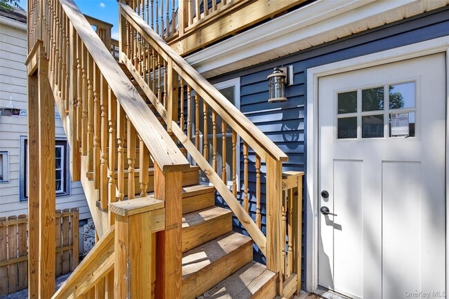 Building Photo - 165 W Main St