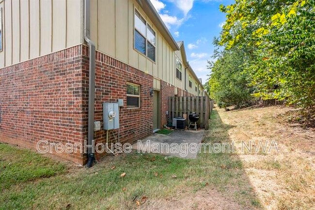 Building Photo - 2210 Karrington Ridge