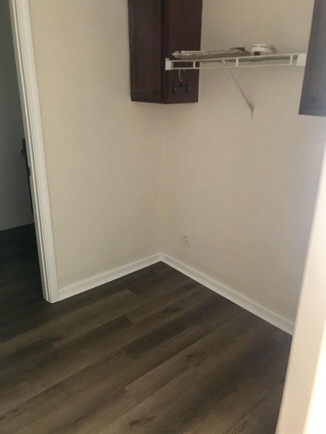 Building Photo - 6211 W Ridley St