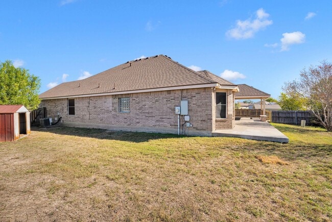 Building Photo - Charming 4-Bedroom Home in a Gated Community- Near Randolph AFB and JB Ft Sam Houston!