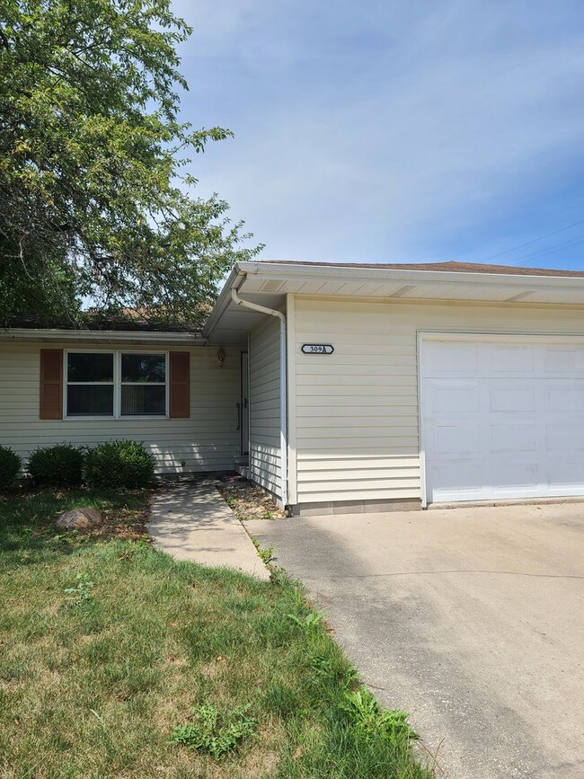 Primary Photo - 309 Wesley Ave