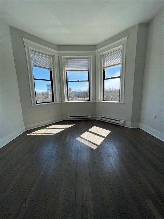 Building Photo - 81 Park Dr