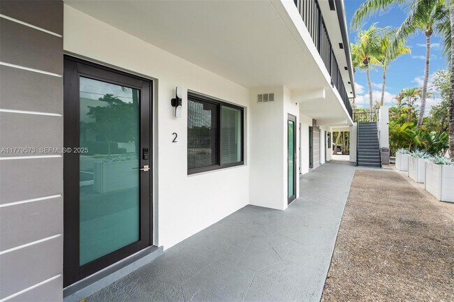 Building Photo - 1630 SW 4th Ave