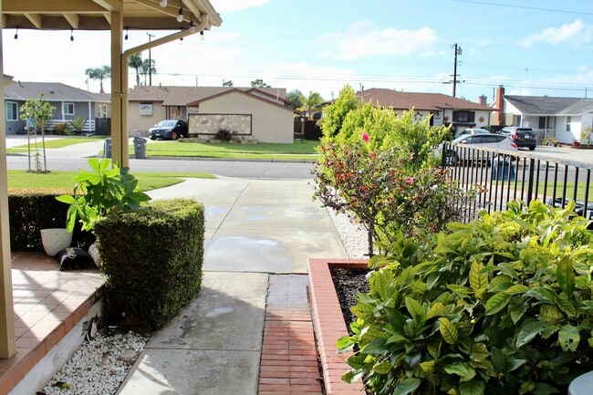 Building Photo - 13716 Purche Ave