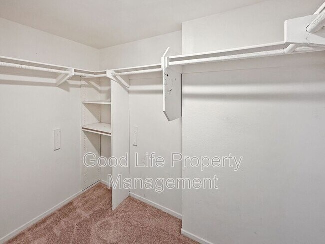 Building Photo - 2510 Jamacha Rd