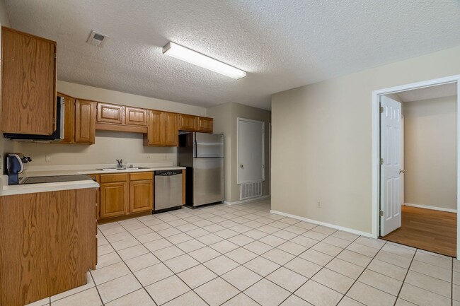 Building Photo - 594 Dockery Ln
