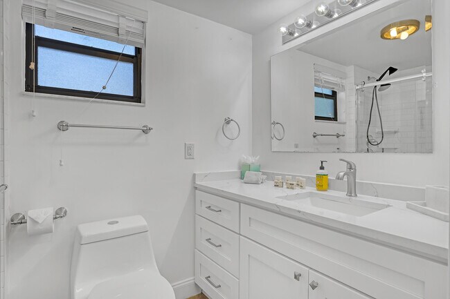 Building Photo - 11863 Wimbledon Cir