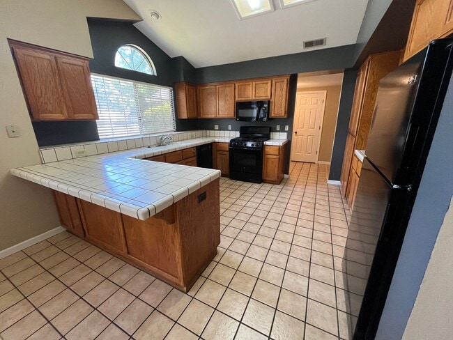 Building Photo - Beautiful 3 bedroom home in great location!