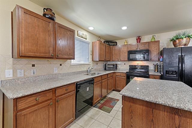 Building Photo - 1501 Lone Pine Dr