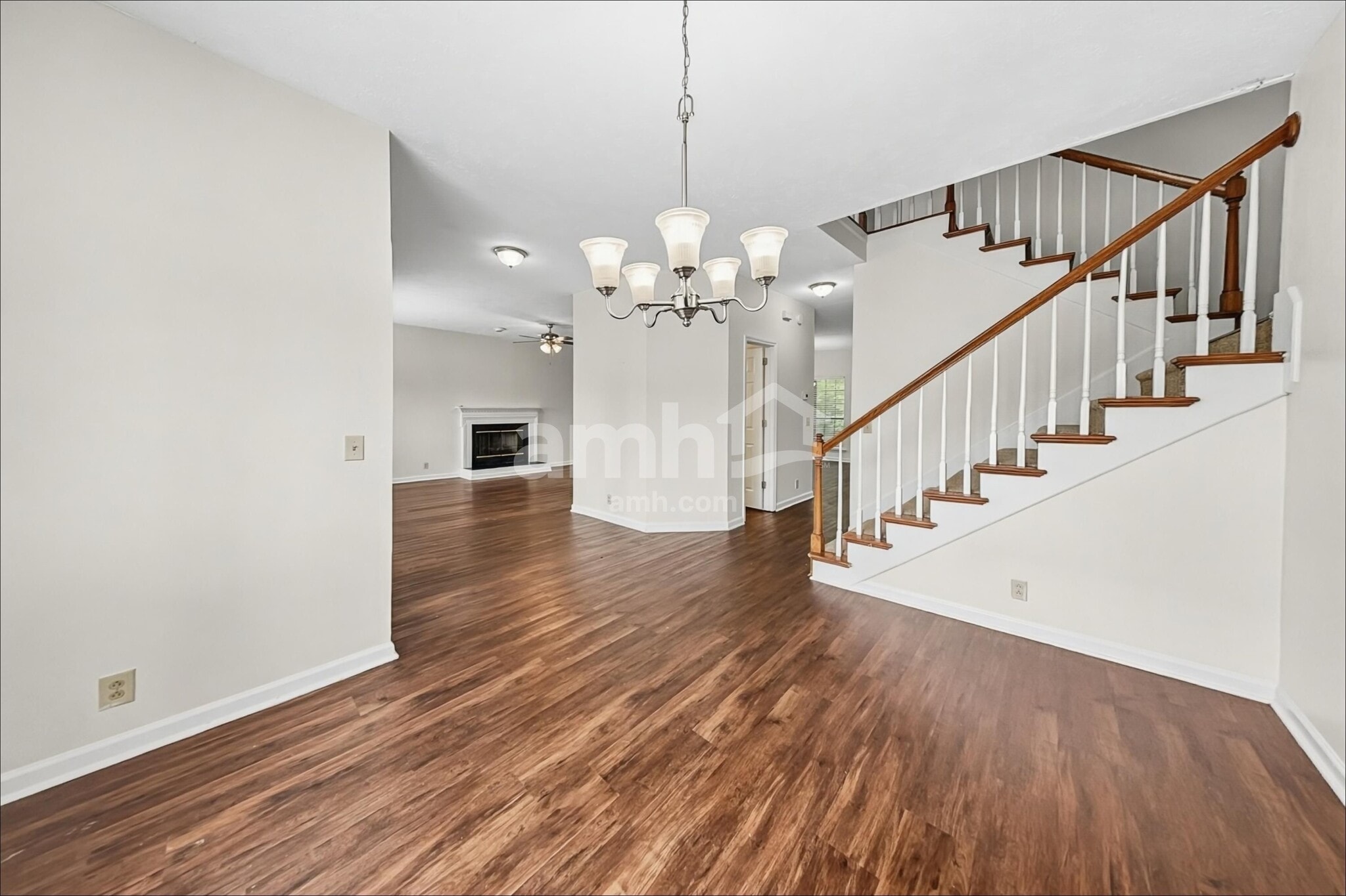 Building Photo - 924 Colo Cove