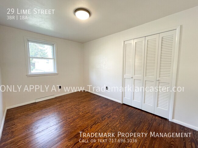 Building Photo - Very Nice Detached Home