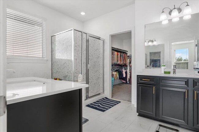 Building Photo - 240 Inlet Ln