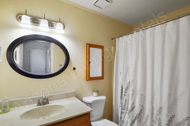 Building Photo - FURNISHED 2bd 2ba HOME