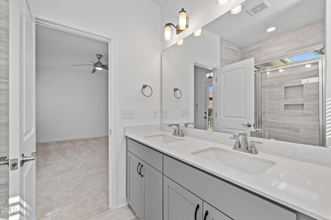 Building Photo - 115 Swain St