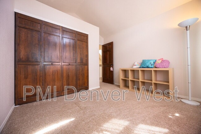 Building Photo - 16821 E Hialeah Ave