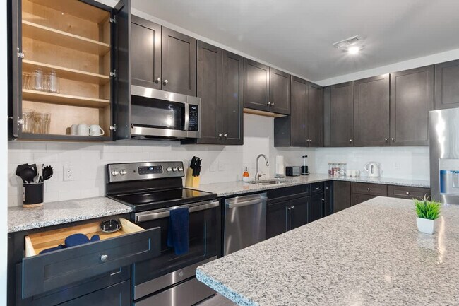 Building Photo - 1540 Dunn Rd