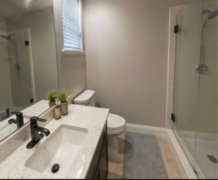 Building Photo - 9837 Bobbell Dr