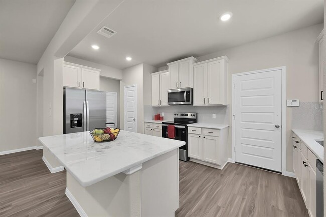 Building Photo - 3346 Torrey Pines Dr