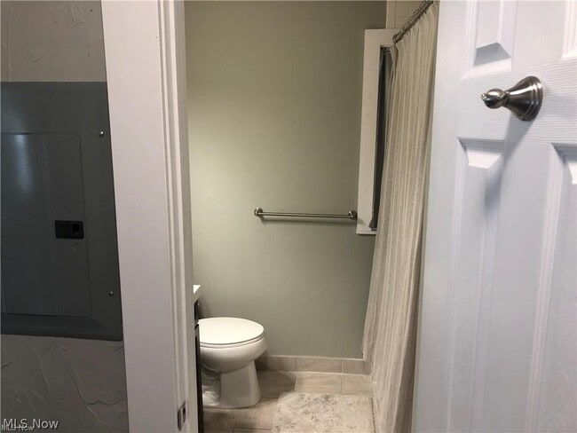 Building Photo - 1387 W 69th St