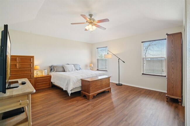 Building Photo - 410 S Water Ln