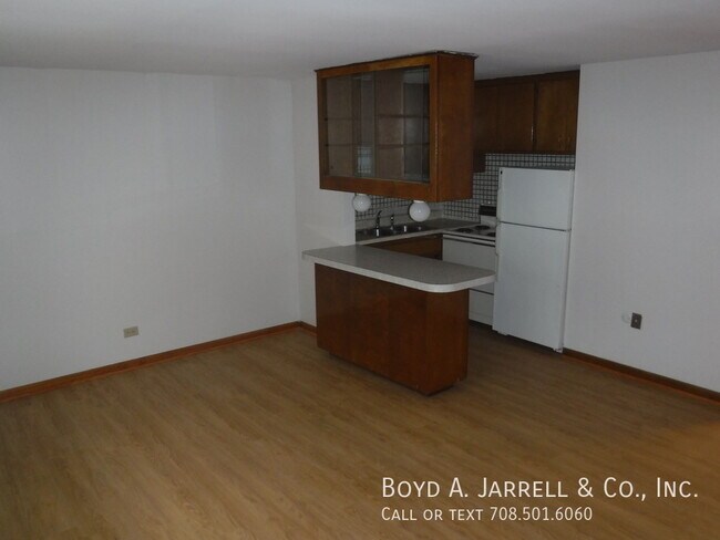 Building Photo - Immediate occupancy one bedroom