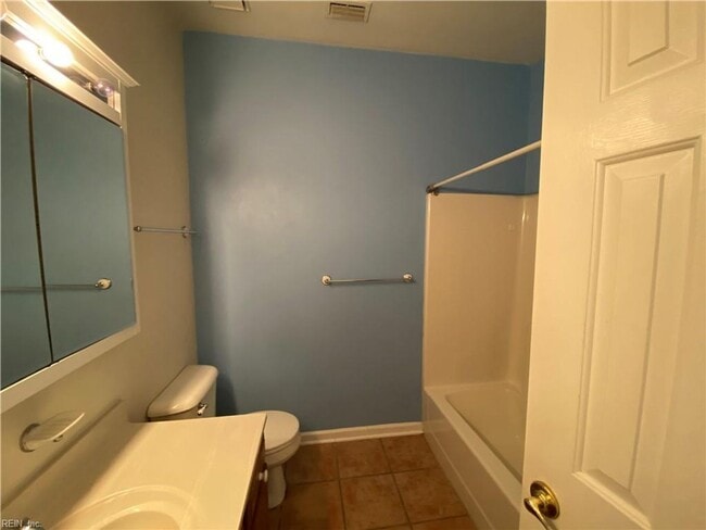 Building Photo - Lovely Ranch in Grassfield School District!