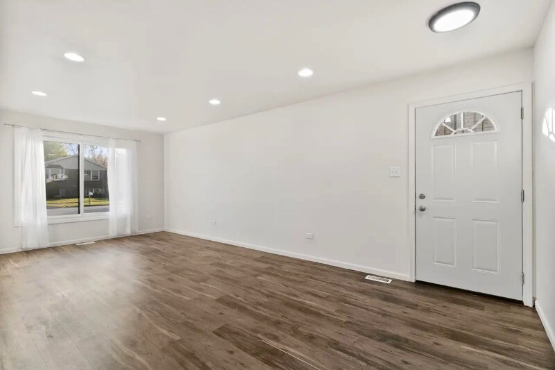 Building Photo - 2236 W 157th Pl