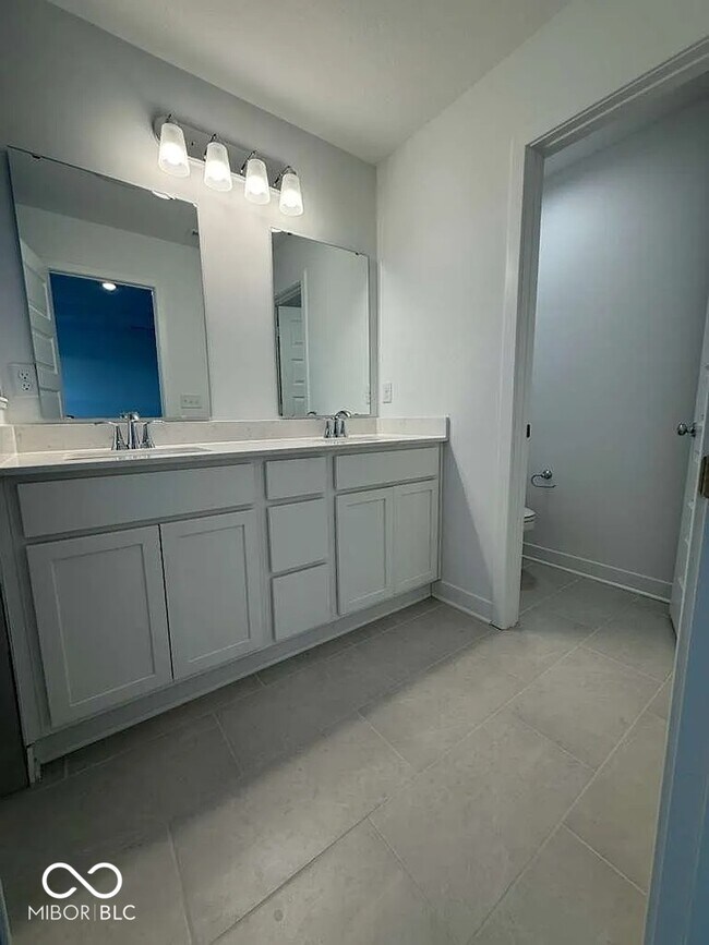 Building Photo - 4923 Gilet Dr