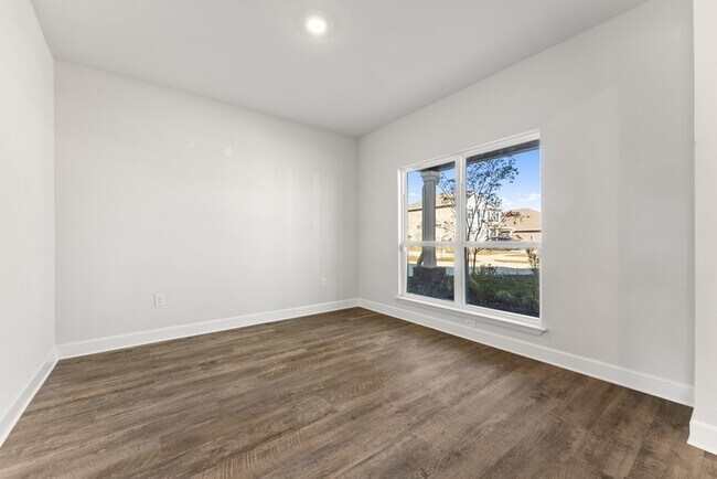 Building Photo - 3000 Rachel Pl