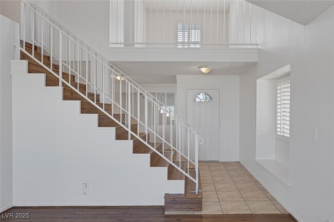 Building Photo - 1701 Duarte Dr