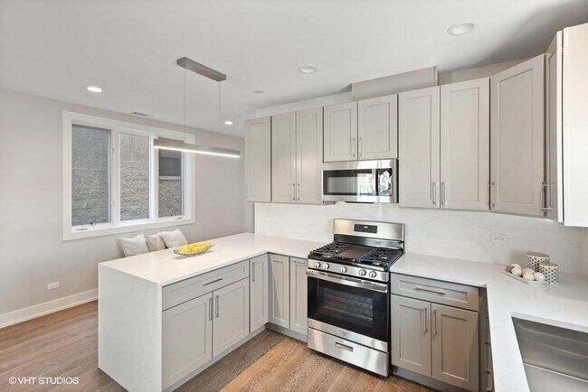 Building Photo - 4824 S Champlain Ave