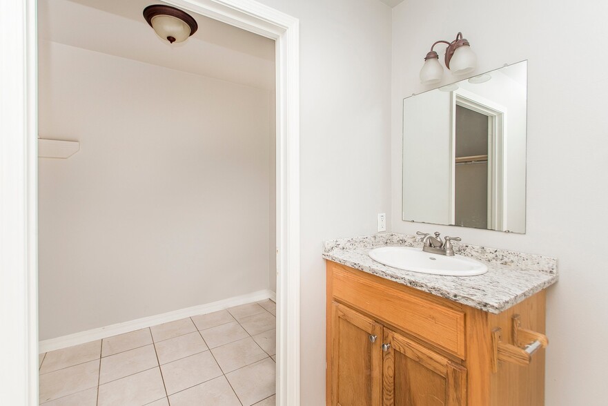 Building Photo - 48289 Alack Ln
