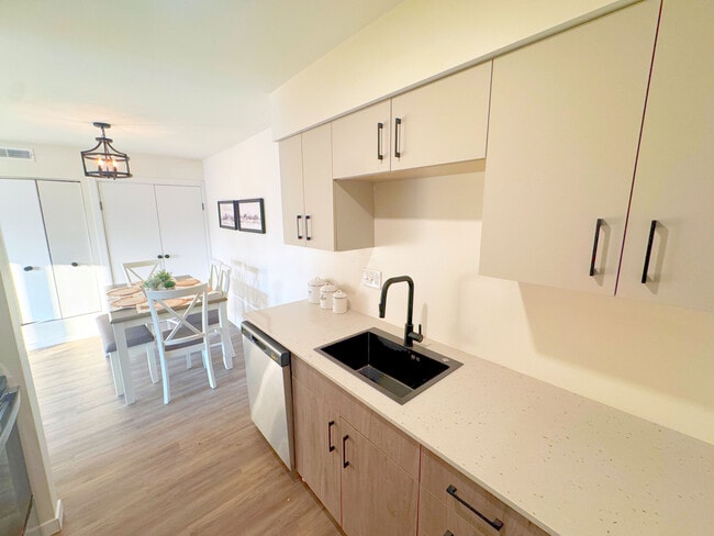 Kitchen - Maison Hills