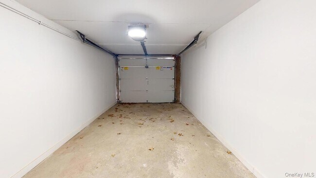 Building Photo - 67-12 Juno St