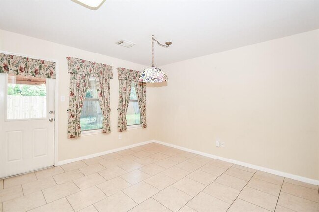 Building Photo - 16211 Cole Bridge Ln