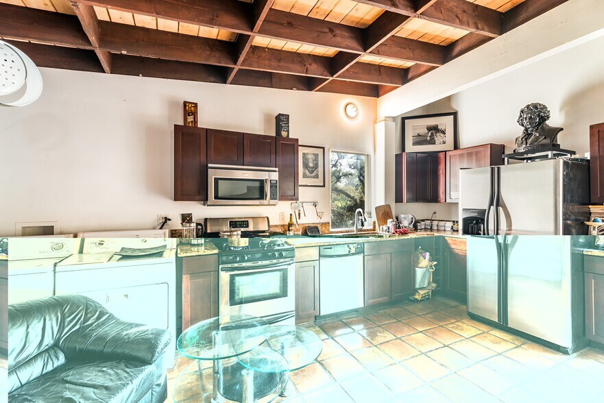 kitchen - 2366 Nichols Canyon Rd