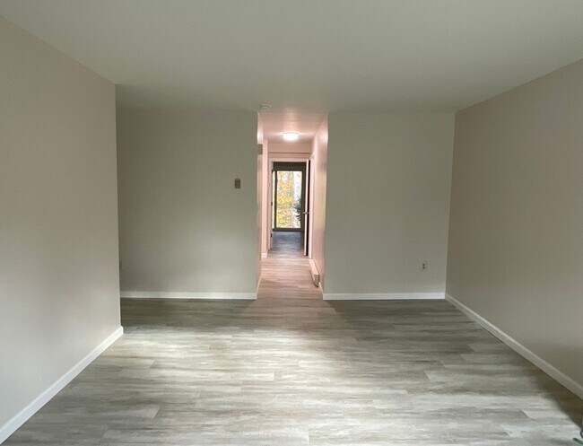 Building Photo - Lovely remodeled 1 bedroom Condo