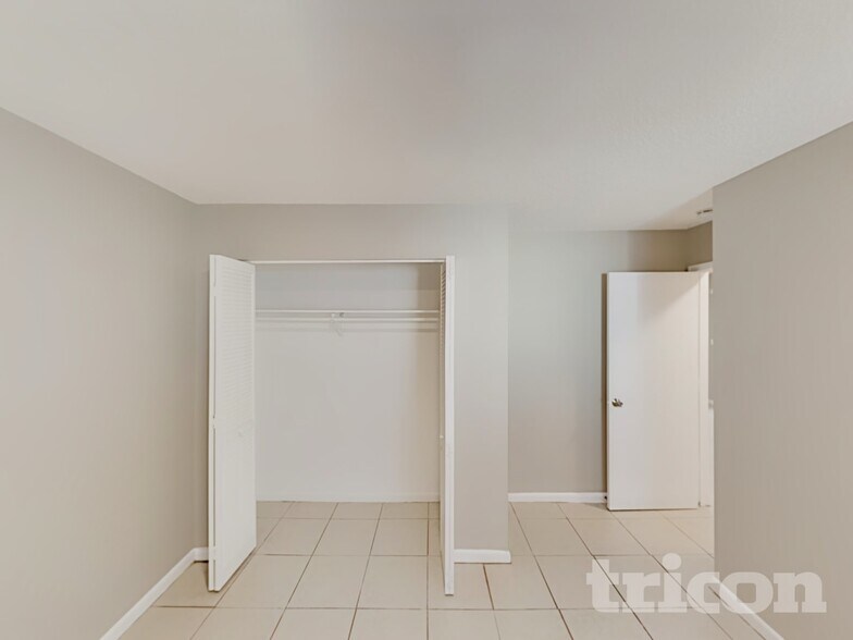 Building Photo - 4128 Sunny Land Dr