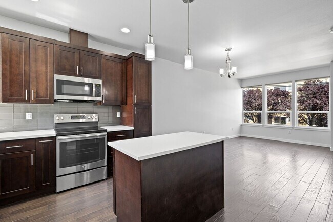 Building Photo - Spacious 3 Bed / 3.5 Bath Seattle Townhome!