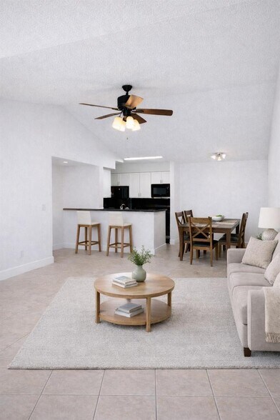 Building Photo - 2926 S University Dr