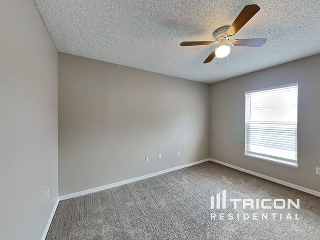 Building Photo - 3013 Whispering Trails Dr