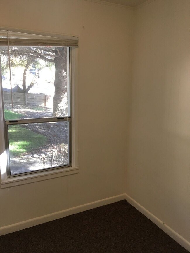 Building Photo - p639
